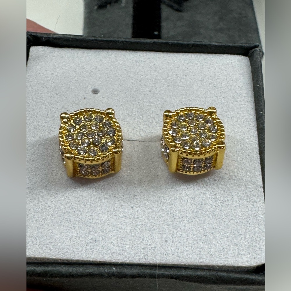 CZ MICRO NAIL GOLDTONE STUD EARRINGS BOXED ANS READY TO GIFT - Picture 6 of 12